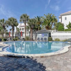 Ocean Gate Resort: Garden View Retreat